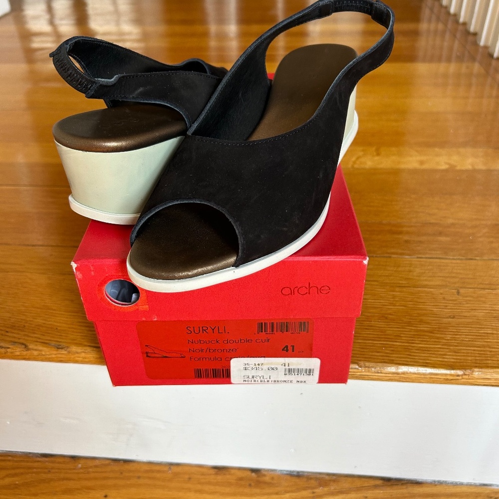 Arche Suryll Black / white sling back Size 10